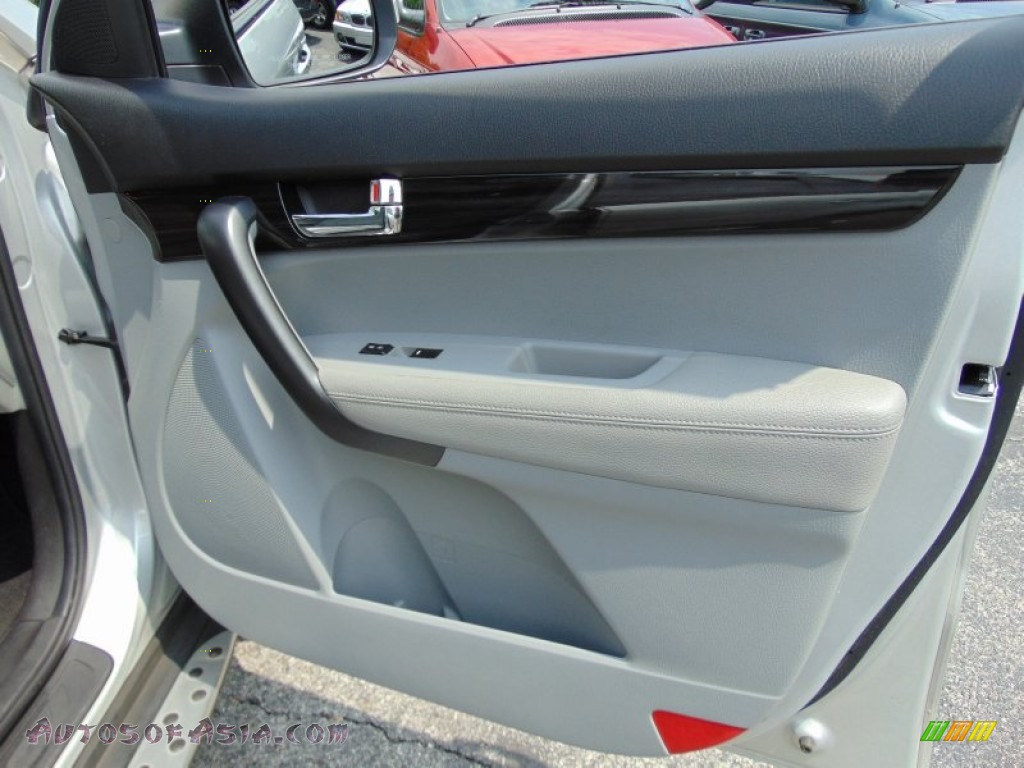 2012 Sorento LX V6 AWD - Bright Silver / Gray photo #17