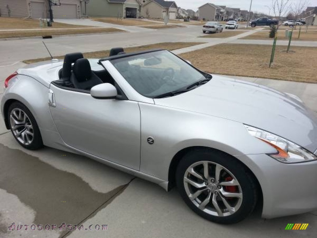 Brilliant Silver / Gray Leather Nissan 370Z Touring Roadster