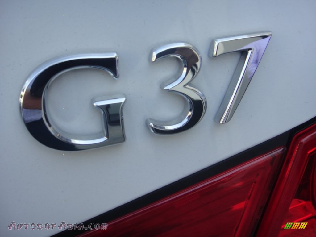 2013 G 37 Journey Sedan - Moonlight White / Stone photo #24