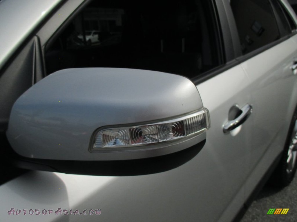2012 Sorento EX V6 AWD - Bright Silver / Beige photo #47