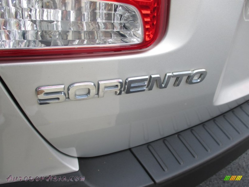 2013 Sorento LX AWD - Bright Silver / Black photo #7