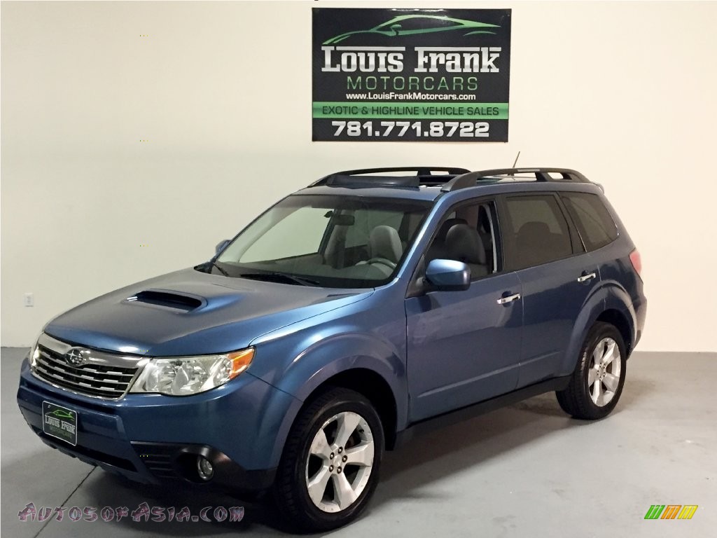 2009 Forester 2.5 XT Limited - Newport Blue Pearl / Platinum photo #16