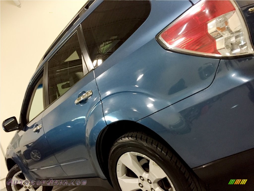 2009 Forester 2.5 XT Limited - Newport Blue Pearl / Platinum photo #23