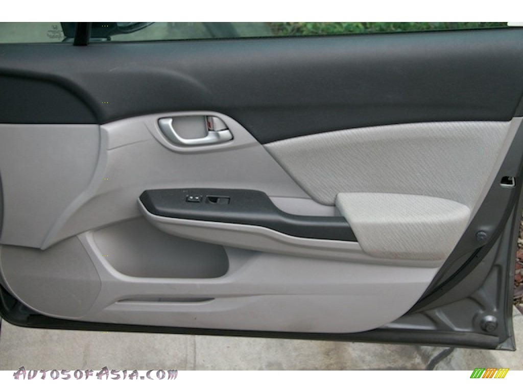 2013 Civic LX Sedan - Polished Metal Metallic / Gray photo #25
