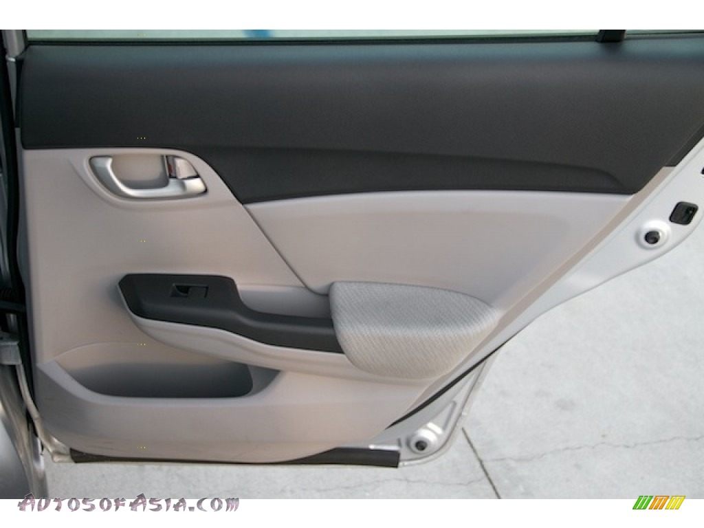 2013 Civic LX Sedan - Alabaster Silver Metallic / Gray photo #24