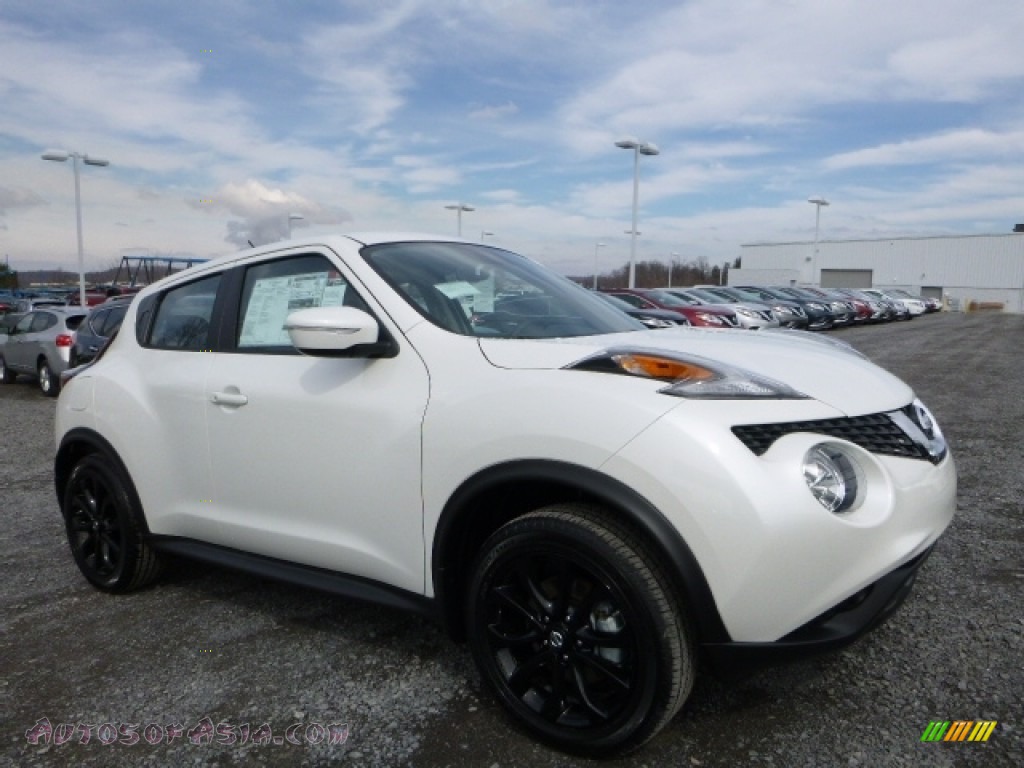 Nissan Juke белый с черной крышей