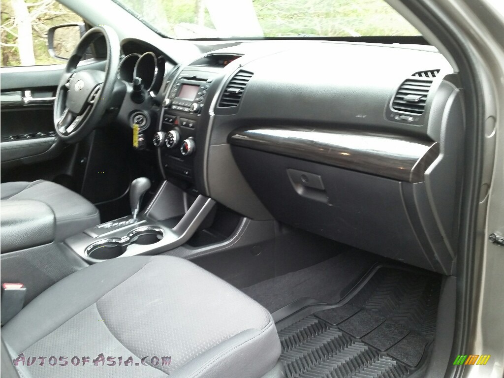2011 Sorento LX V6 AWD - Titanium Silver / Gray photo #9
