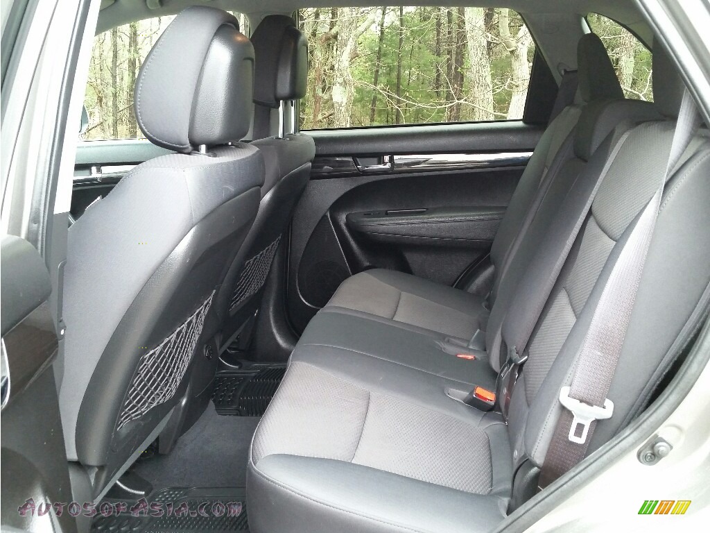 2011 Sorento LX V6 AWD - Titanium Silver / Gray photo #21