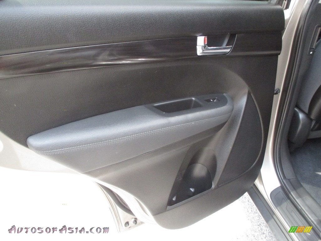 2013 Sorento LX AWD - Bright Silver / Black photo #26