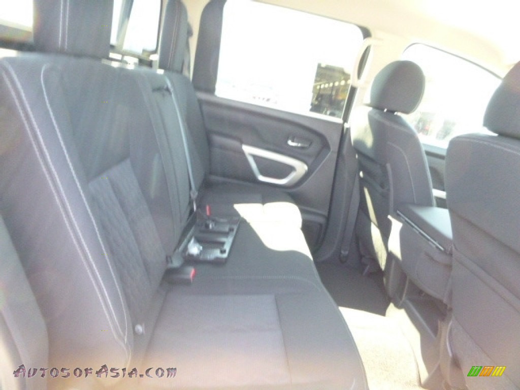 2017 TITAN XD SV Crew Cab 4x4 - Magnetic Black / Black photo #5