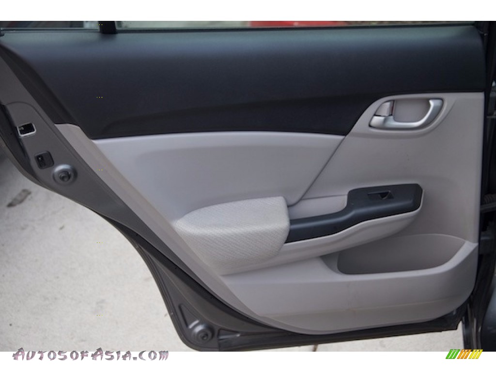 2013 Civic LX Sedan - Polished Metal Metallic / Gray photo #23