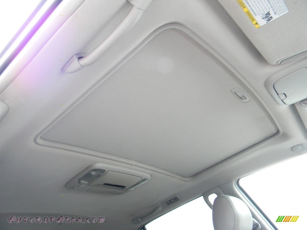 2005 Sequoia Limited 4WD - Natural White / Light Charcoal photo #23