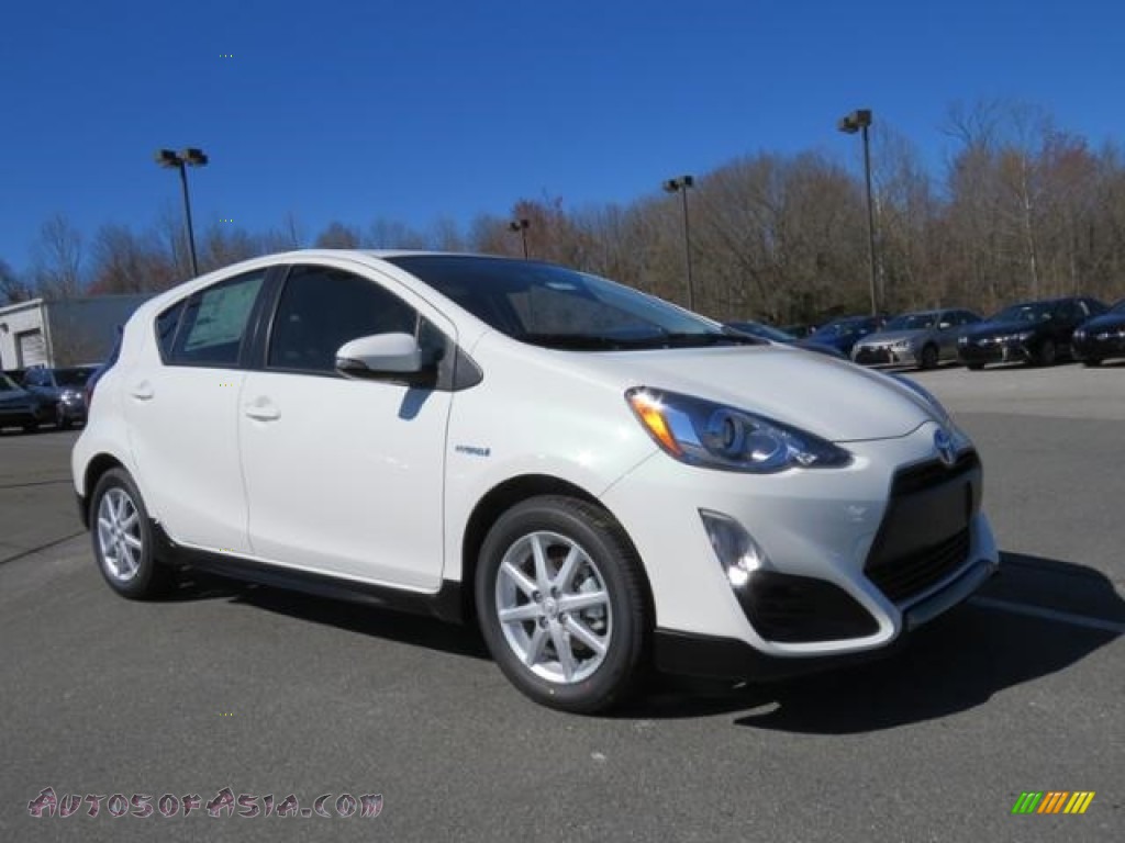 Moonglow / Gray Toyota Prius c One