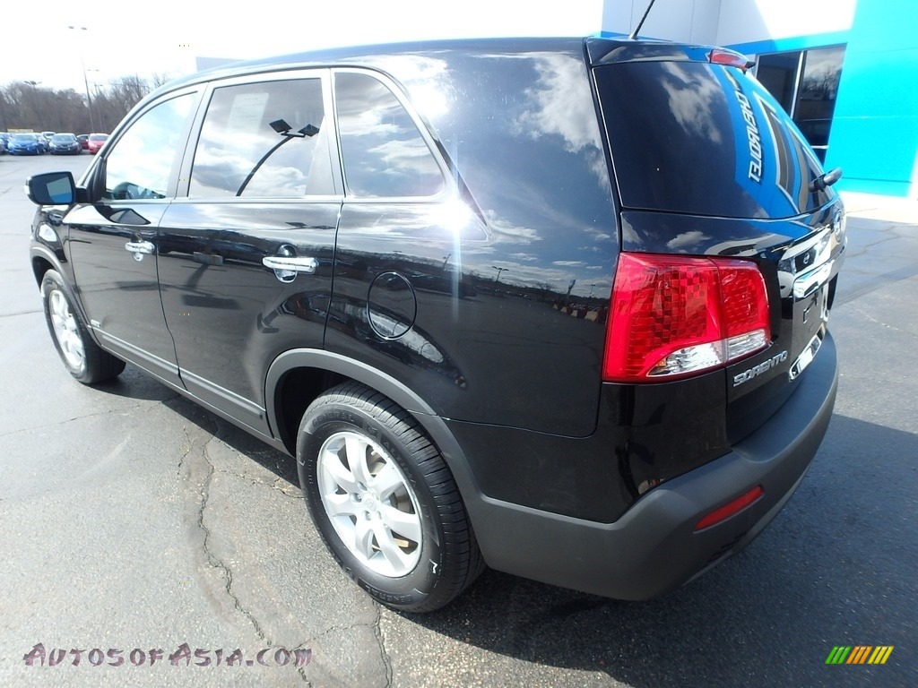 2011 Sorento LX AWD - Ebony Black / Black photo #4