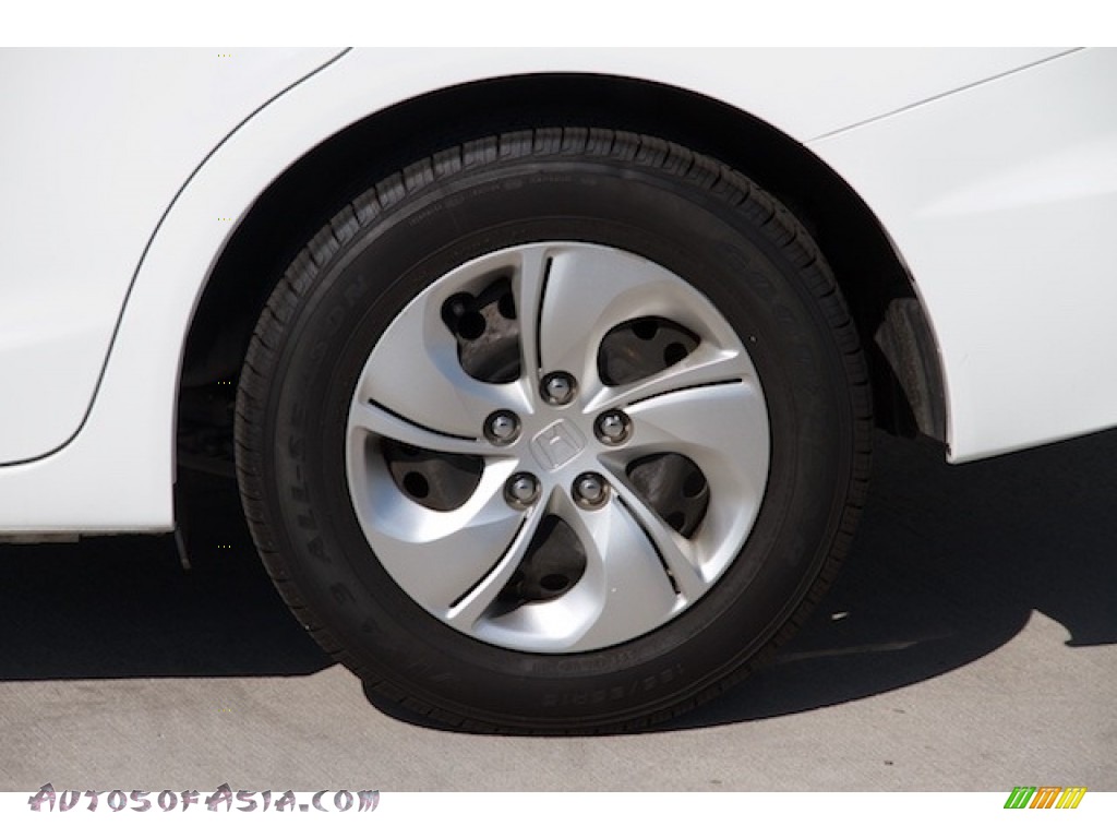 2014 Civic LX Sedan - Taffeta White / Beige photo #25