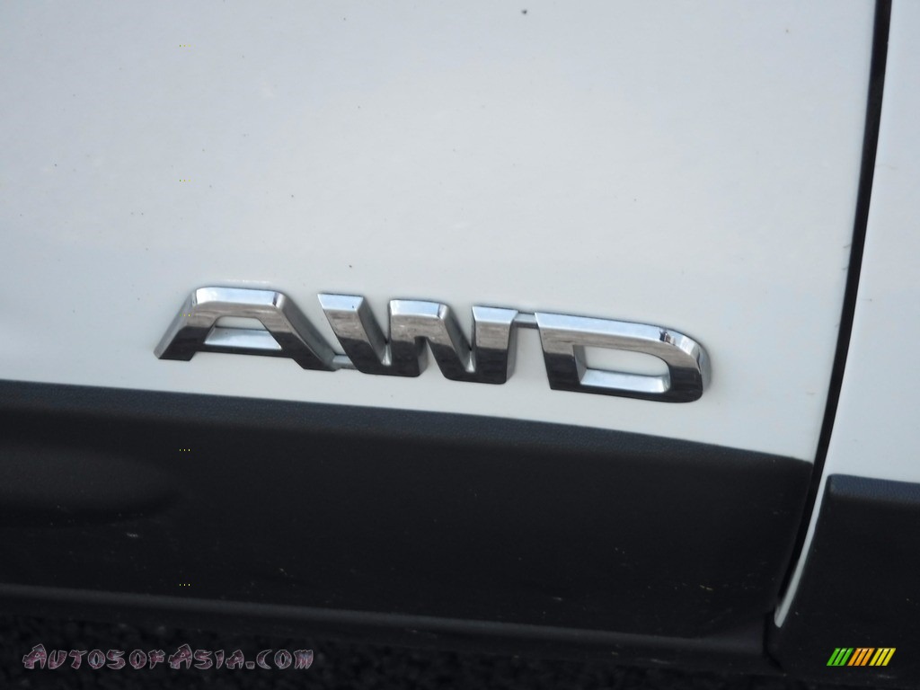 2013 Sorento LX AWD - Snow White Pearl / Black photo #4