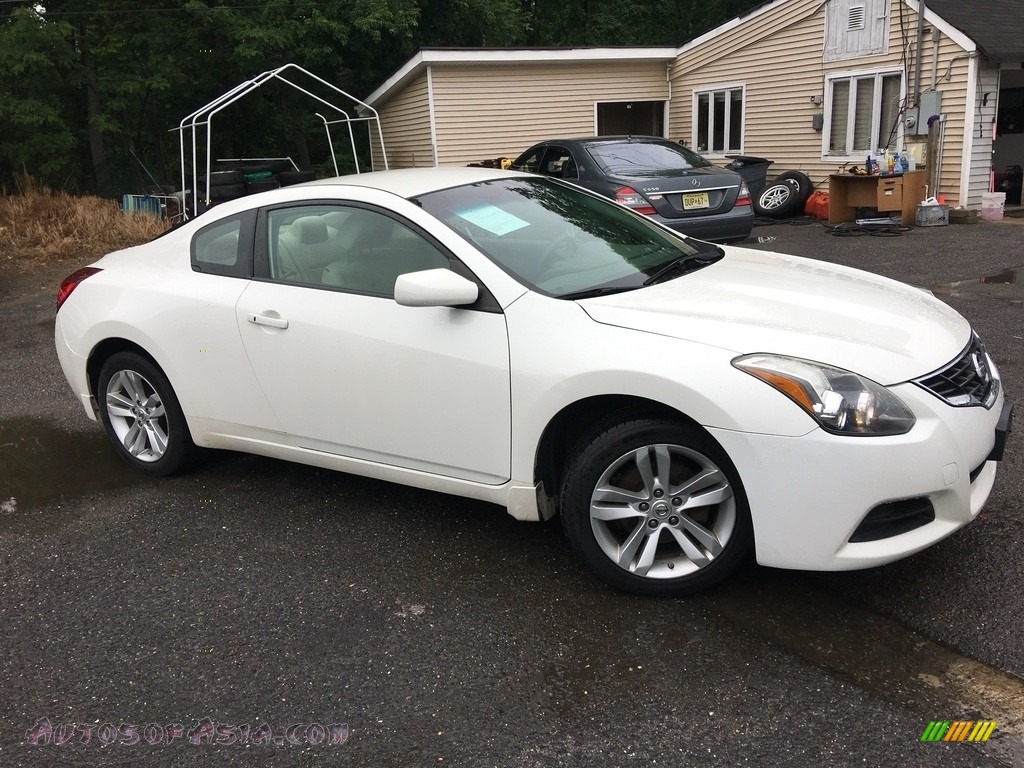 2012 Altima 2.5 S Coupe - Winter Frost White / Charcoal photo #2