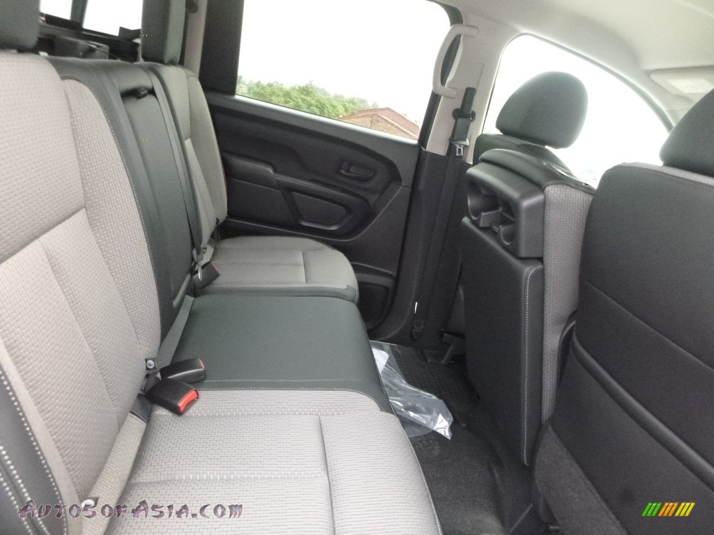 2017 TITAN XD S Crew Cab 4x4 - Cayenne Red / Black photo #13