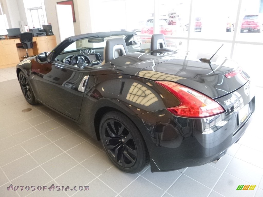 2016 370Z Touring Roadster - Magnetic Black / Gray photo #8