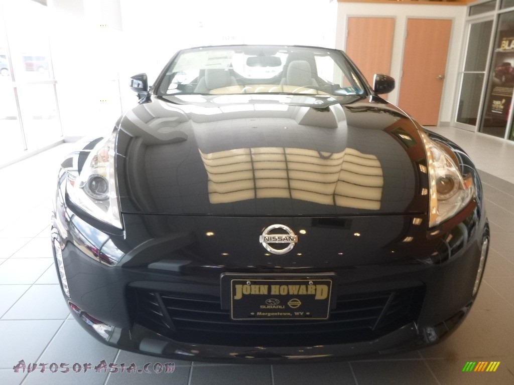 2016 370Z Touring Roadster - Magnetic Black / Gray photo #10