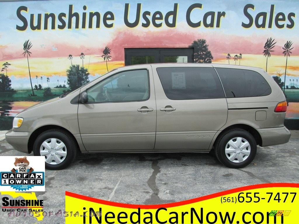 Desert Sand Mica / Oak Toyota Sienna LE