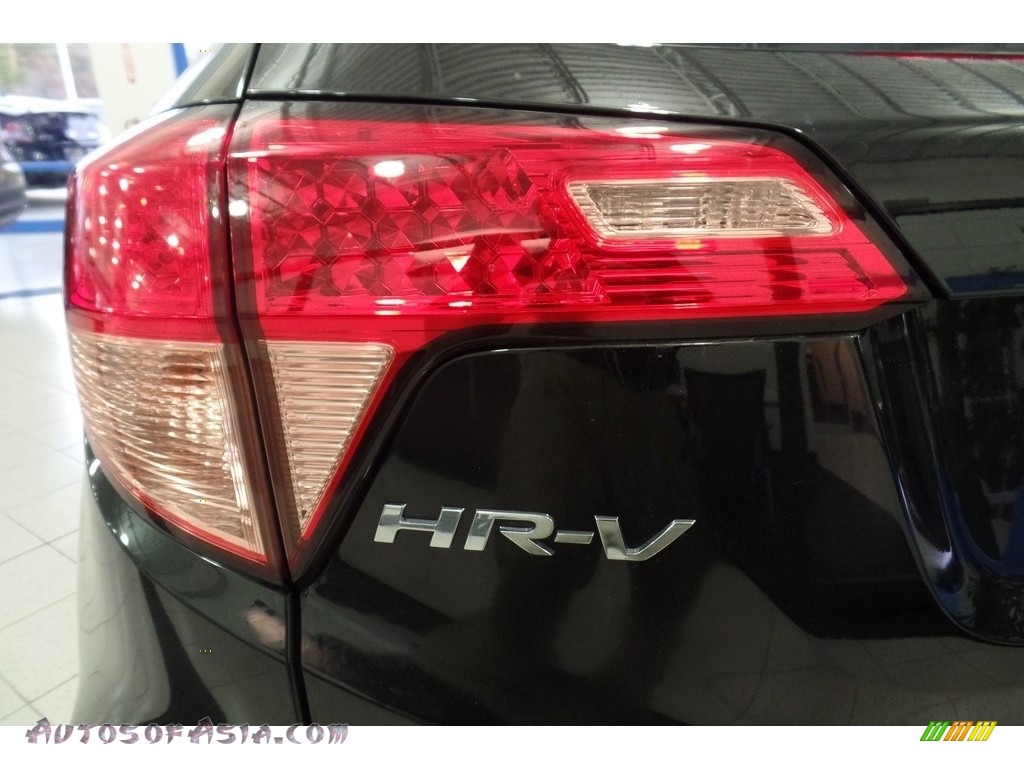 2018 HR-V LX AWD - Crystal Black Pearl / Black photo #9