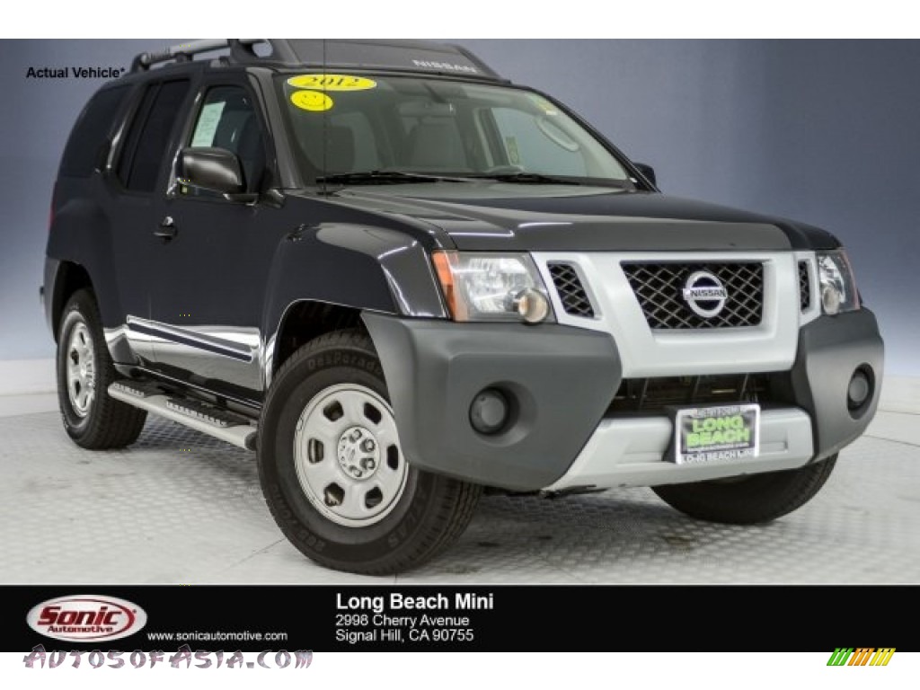 Super Black / Gray Nissan Xterra X