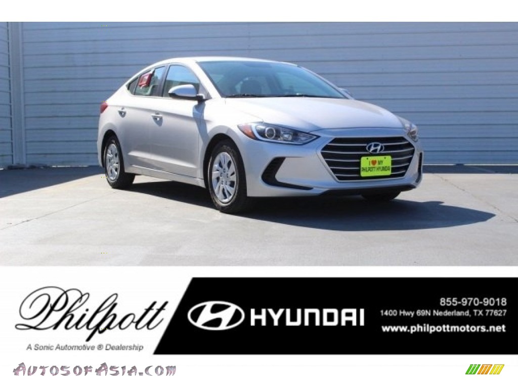 Symphony Silver / Gray Hyundai Elantra SE