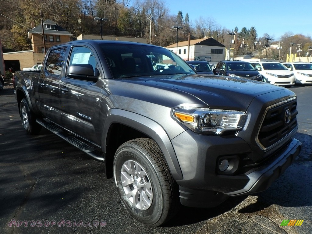 Magnetic Gray Metallic / Cement Gray Toyota Tacoma SR5 Double Cab 4x4