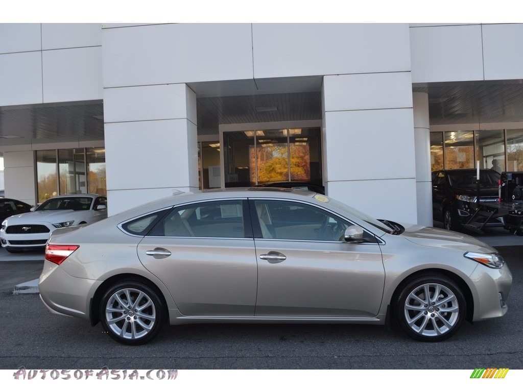 2013 Avalon Limited - Champagne Mica / Almond photo #2