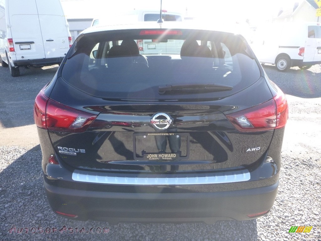 2017 Rogue Sport S AWD - Magnetic Black / Charcoal photo #5