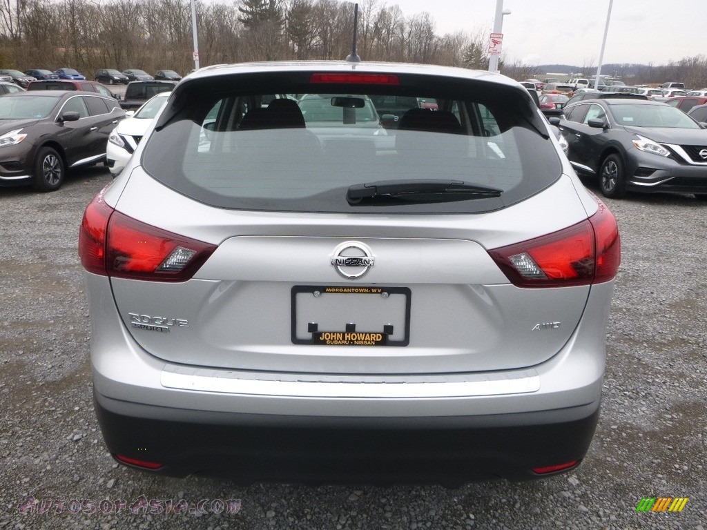 2017 Rogue Sport S AWD - Brilliant Silver / Charcoal photo #5