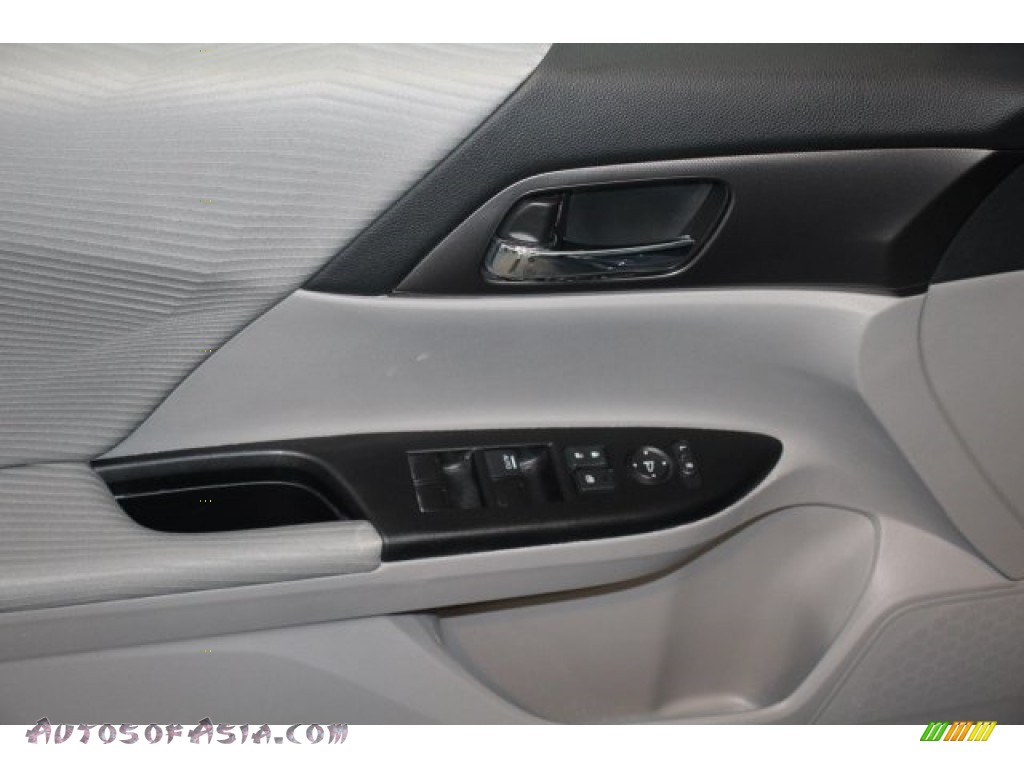 2015 Accord LX Sedan - Alabaster Silver Metallic / Gray photo #9