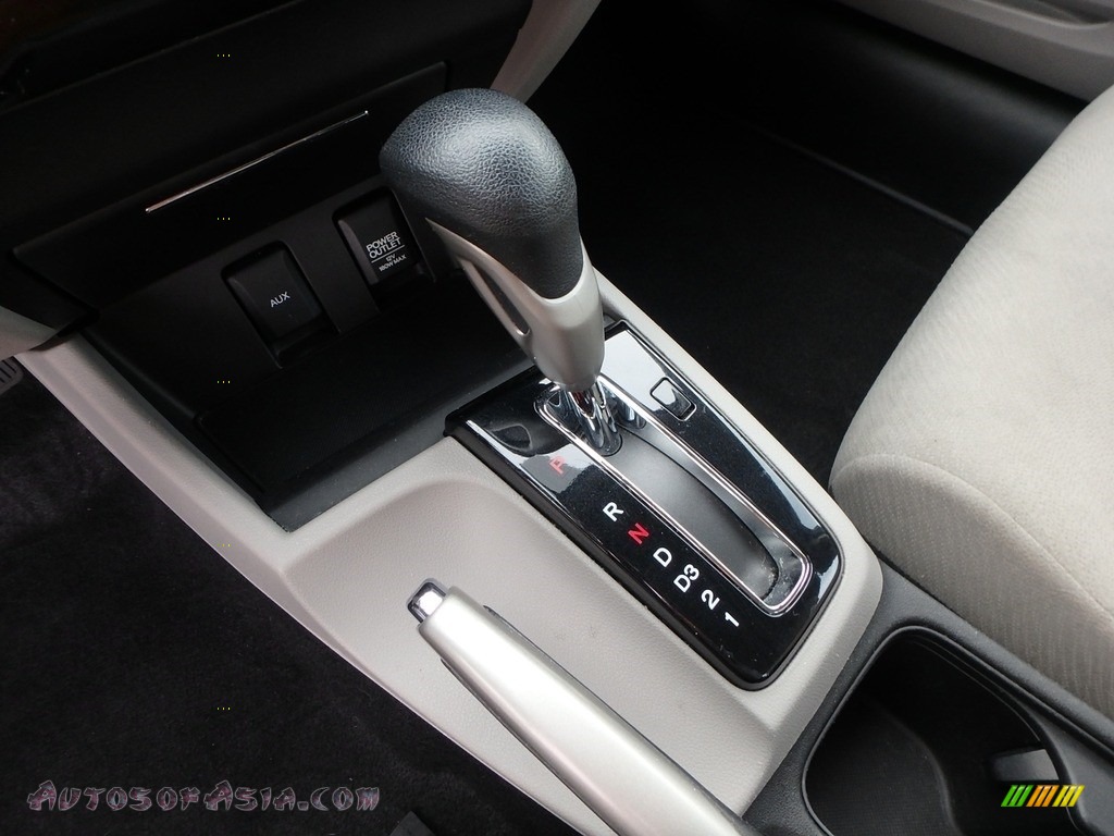 2013 Civic LX Sedan - Crystal Black Pearl / Gray photo #23