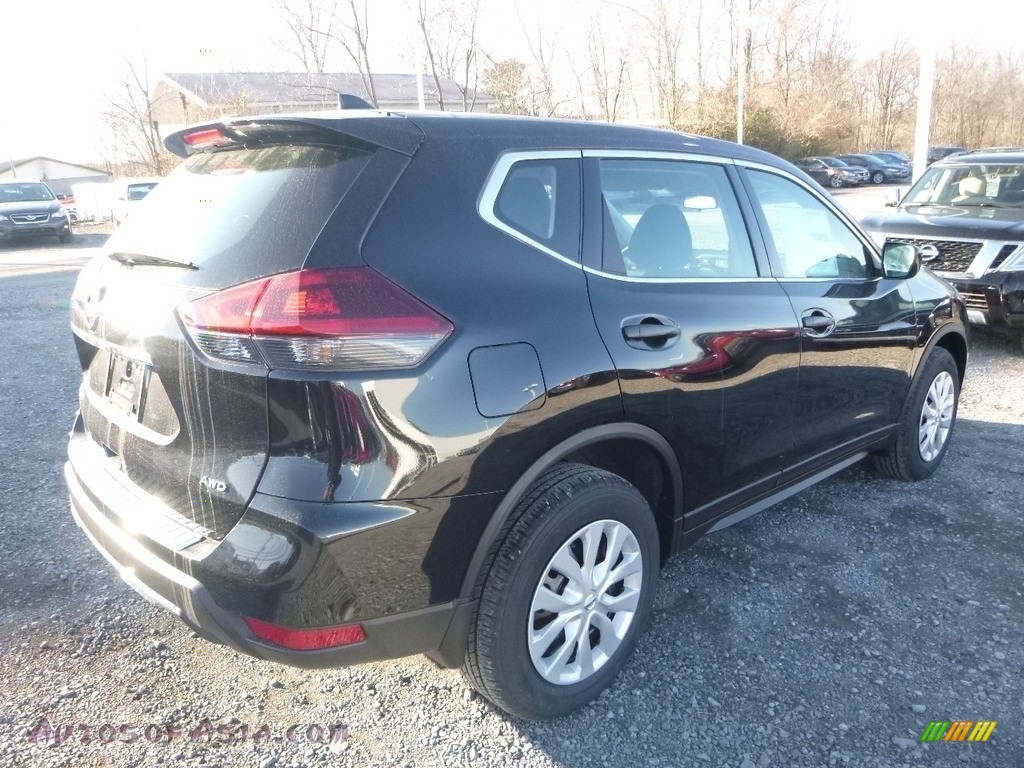 2018 Rogue S AWD - Magnetic Black / Charcoal photo #5