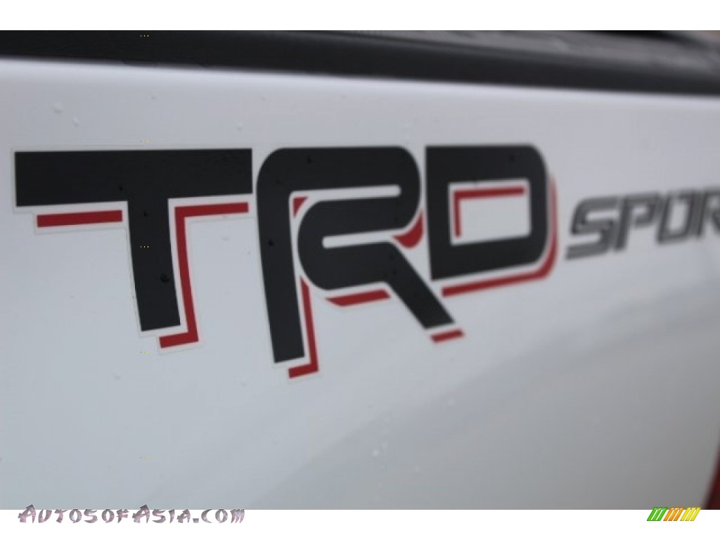 2018 Tacoma TRD Sport Double Cab - Super White / Black/Red photo #36