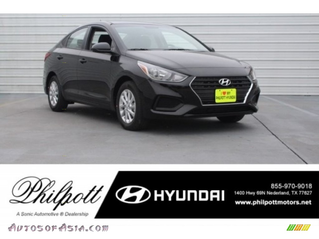 Absolute Black / Beige Hyundai Accent SEL