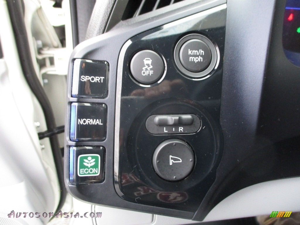 2011 CR-Z Sport Hybrid - Premium White Pearl / Gray Fabric photo #17