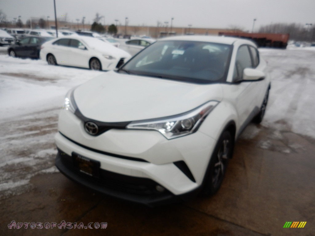 Blizzard White Pearl / Black Toyota C-HR XLE