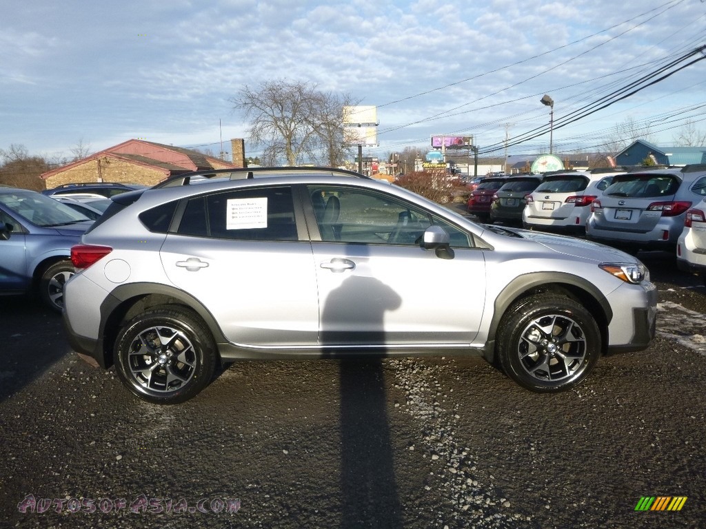 2018 Crosstrek 2.0i Premium - Ice Silver Metallic / Black photo #3 2018 Crosstrek 2.0i Premium - Ice Silver Metallic / Black photo #3