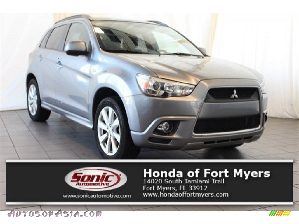 Mercury Gray Pearl / Black Mitsubishi Outlander Sport SE