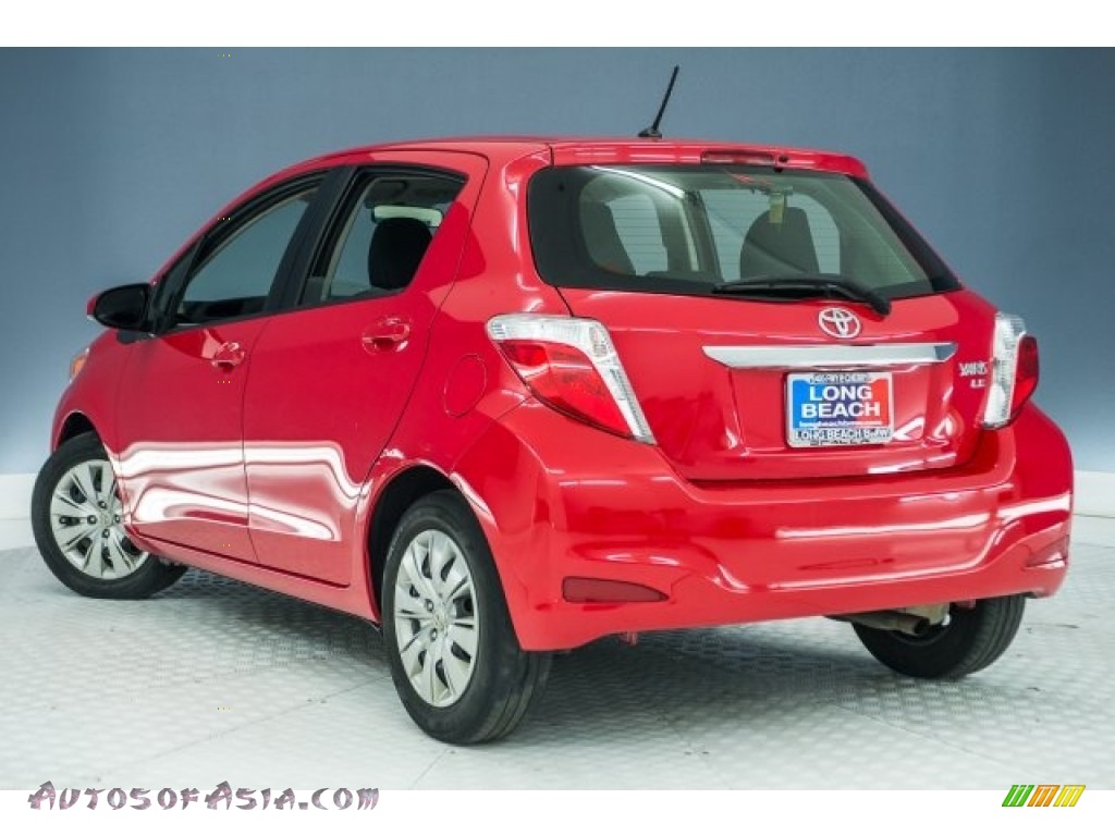2014 Yaris LE 5 Door - Absolutely Red / Ash photo #10