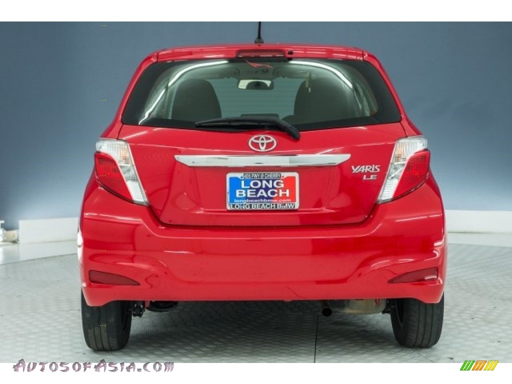 2014 Yaris LE 5 Door - Absolutely Red / Ash photo #24