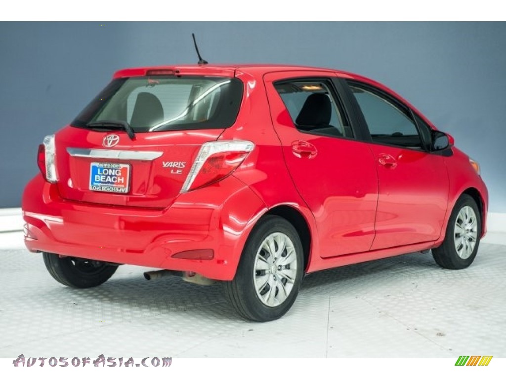 2014 Yaris LE 5 Door - Absolutely Red / Ash photo #25
