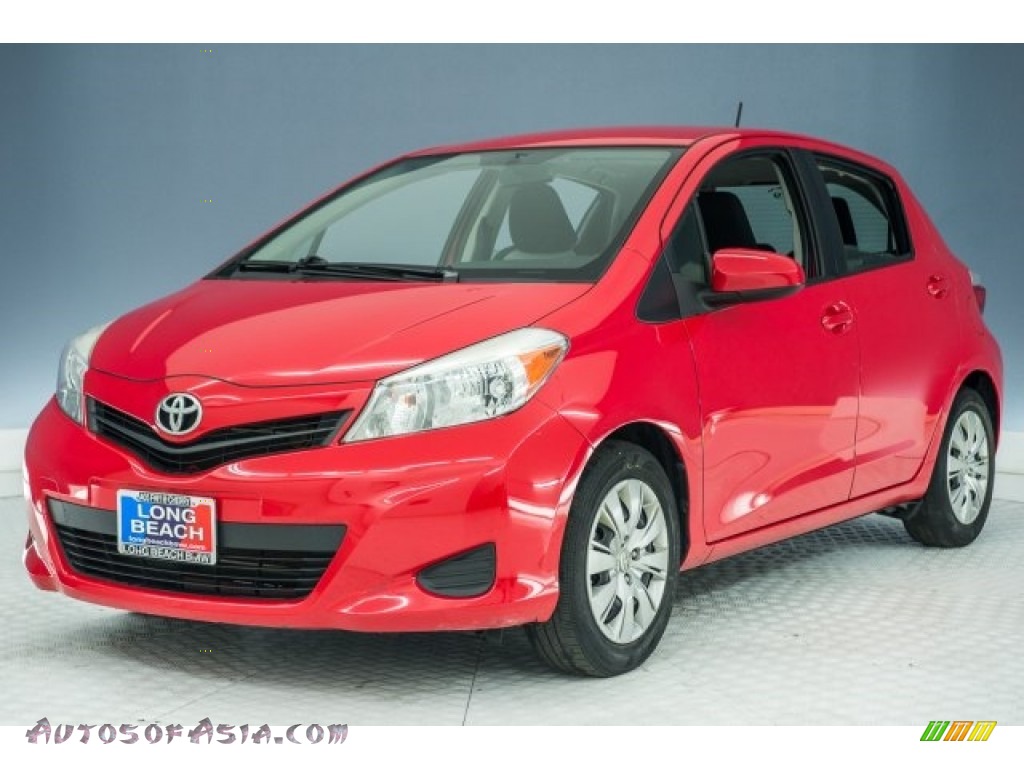 2014 Yaris LE 5 Door - Absolutely Red / Ash photo #27