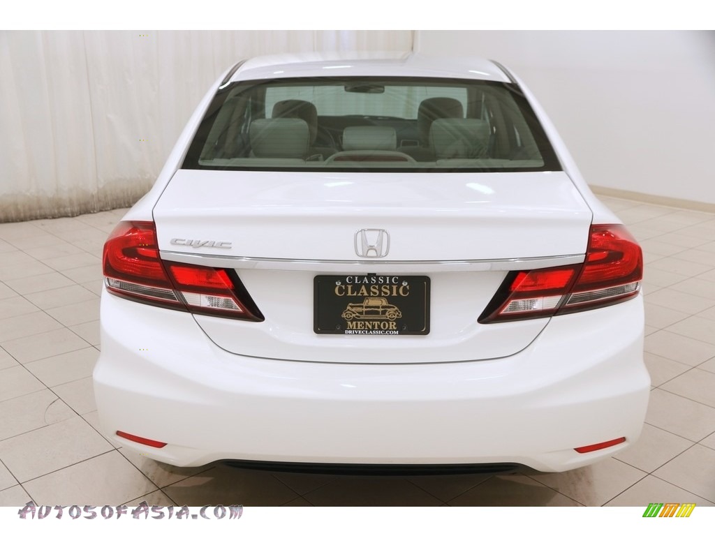 2015 Civic EX Sedan - Taffeta White / Beige photo #18