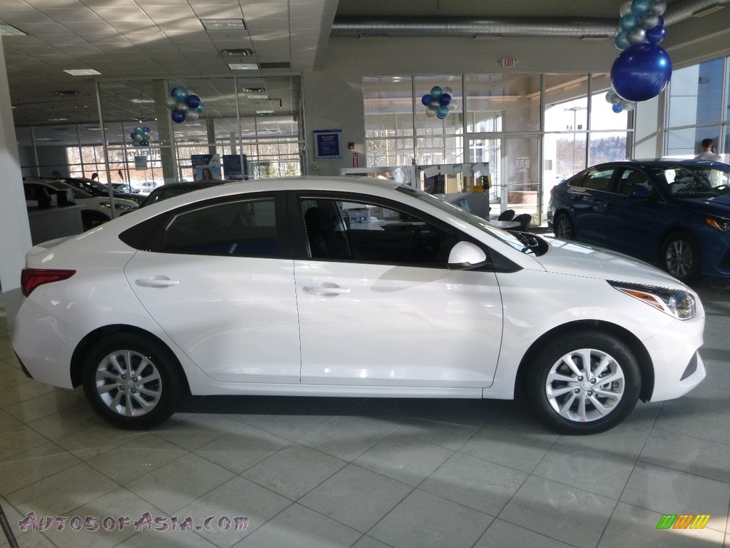 Frost White Pearl / Black Hyundai Accent SEL