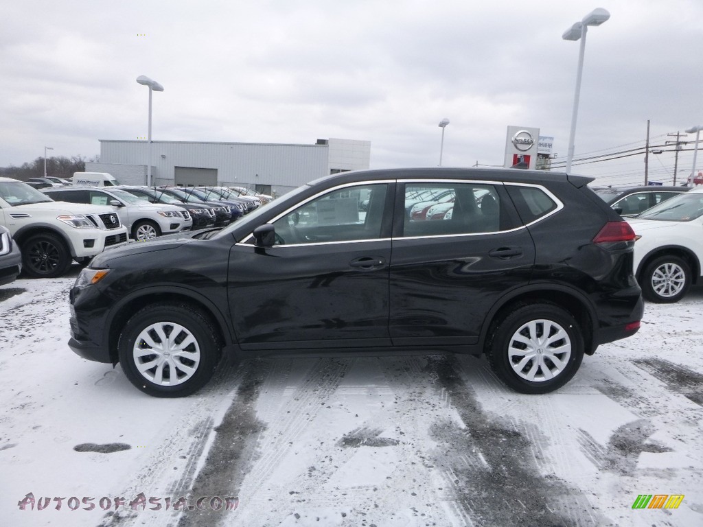2018 Rogue S AWD - Magnetic Black / Charcoal photo #7