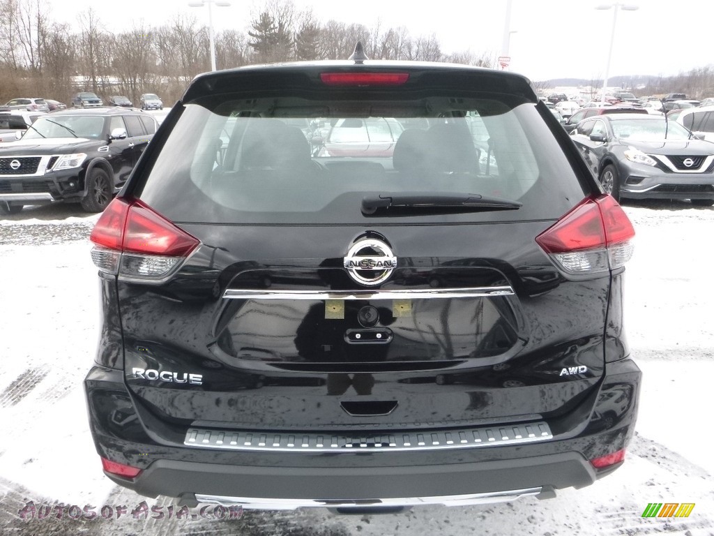 2018 Rogue S AWD - Magnetic Black / Charcoal photo #8