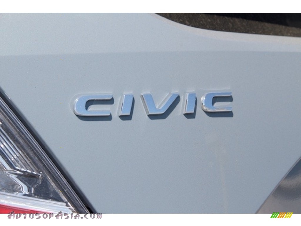 2018 Civic Sport Touring Hatchback - Sonic Gray Metallic / Black photo #3